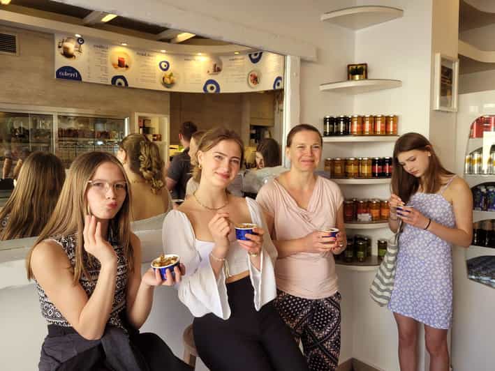 Athens- Family Mythology Treasure Hunt w Food Stops
