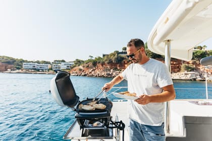 Athens- Riviera Catamaran Cruise with Meal and Drinks