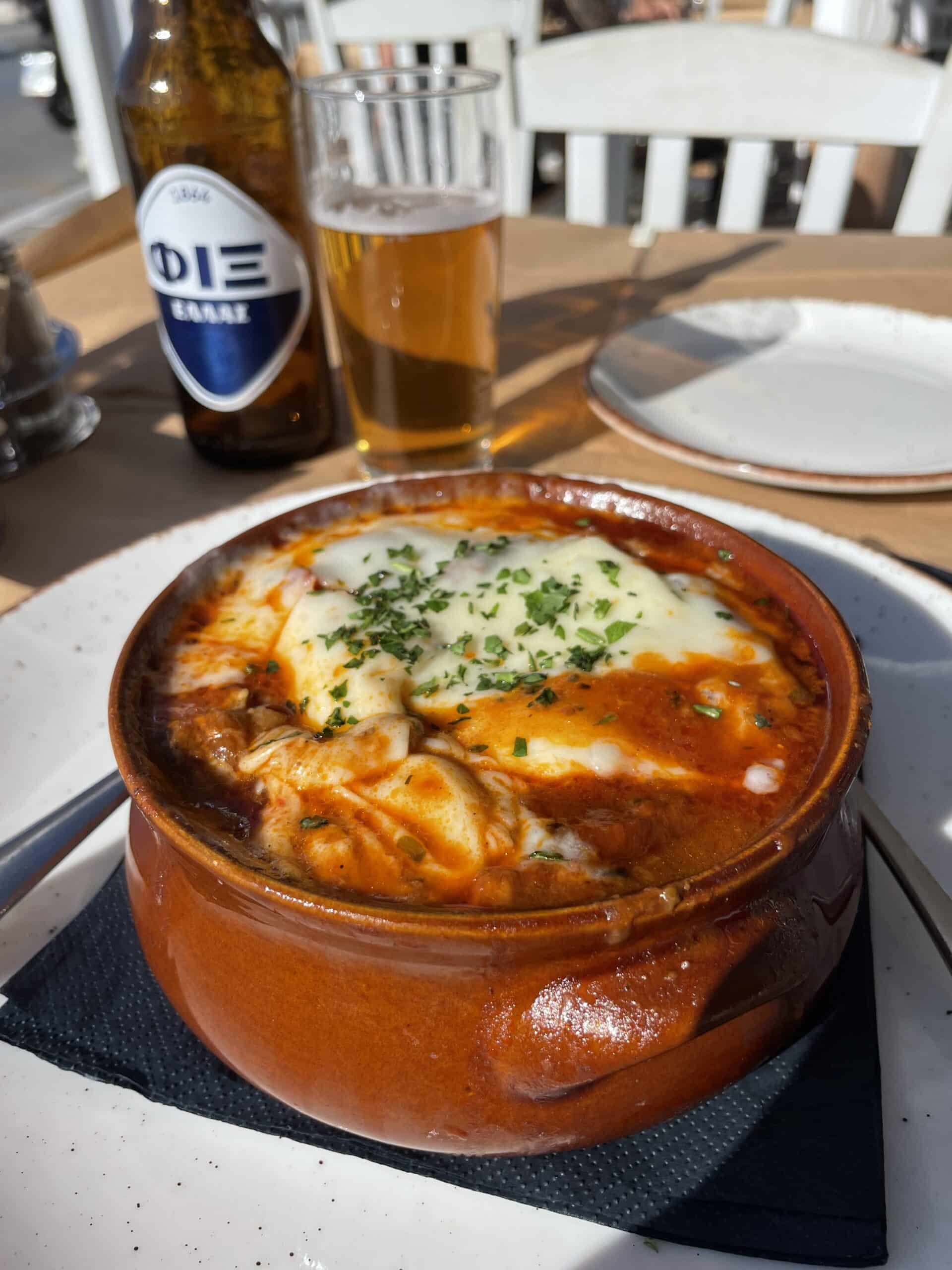 naxos food and beer by the port